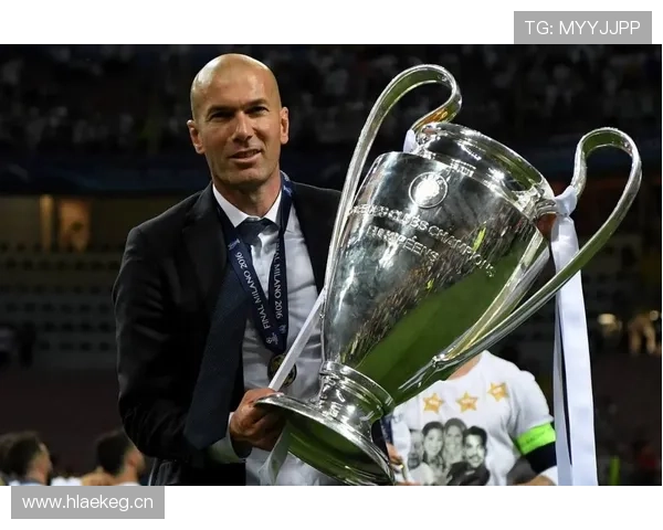 尼科·威廉斯与维尼修斯：速度型边锋的战术差异解析