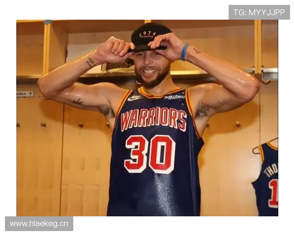 库里这生活，训练结束直接去豪宅喝下午茶，我都快酸了！